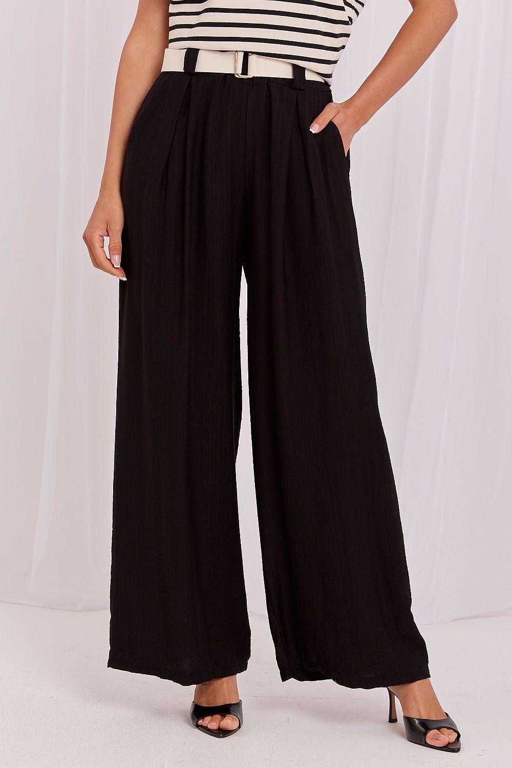  Women trousers model 229383 Rue Paris 