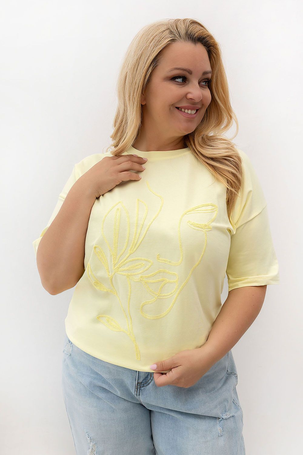  Plus size T-shirt model 230452 Relevance 