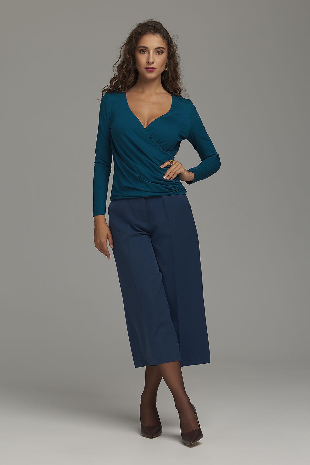  Women trousers model 231663 Nife 