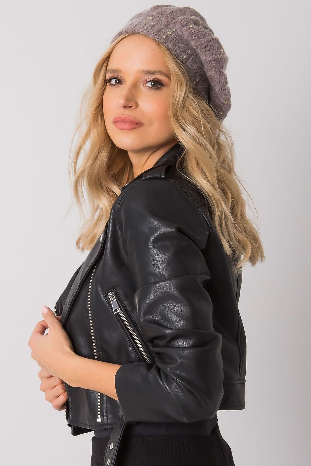 Cap model 161120 AT