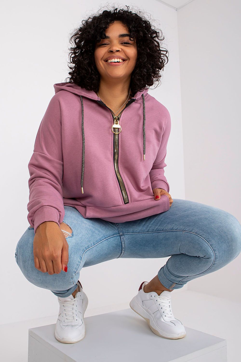  Sweatshirt model 163014 Relevance 