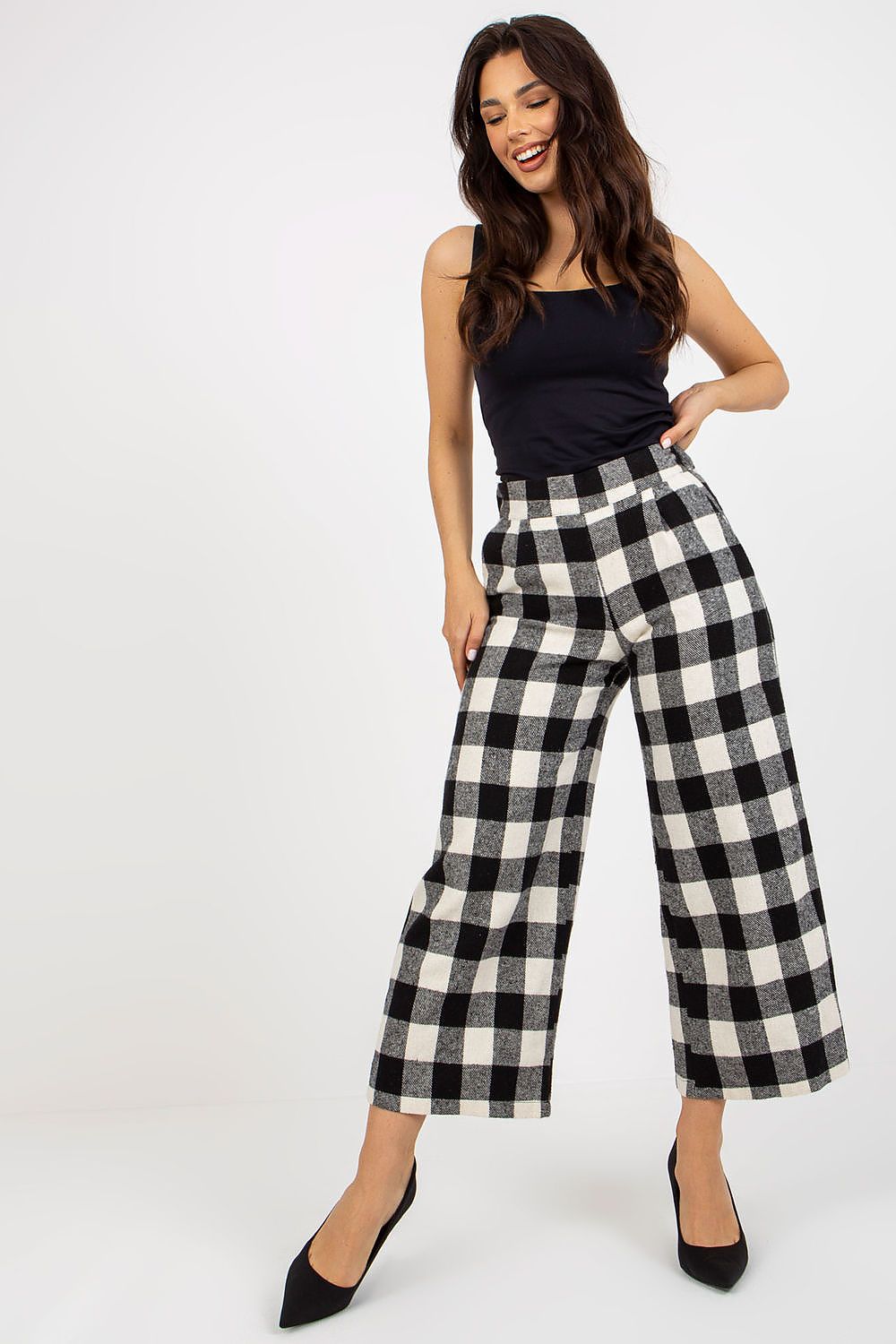  Women trousers model 174999 Lakerta 