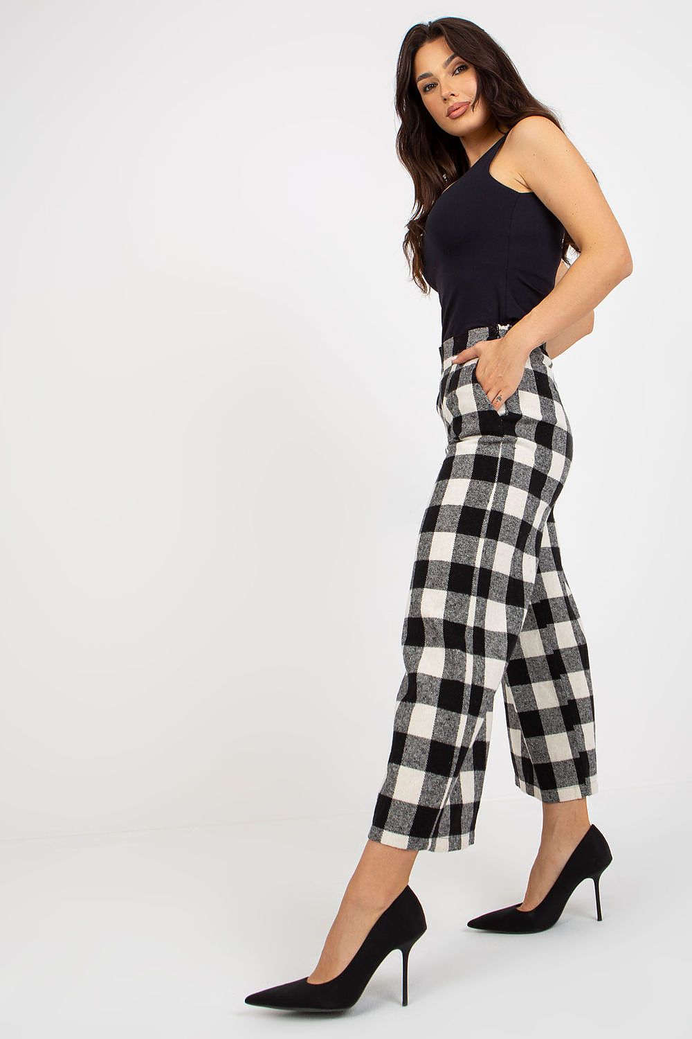  Women trousers model 174999 Lakerta 