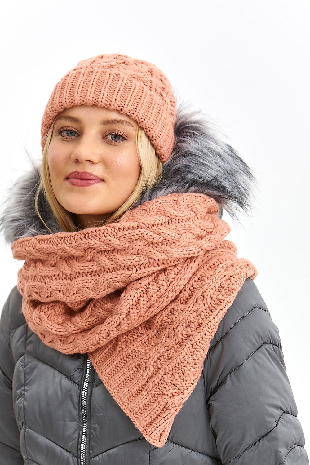 Shawl model 185565 Top Secret