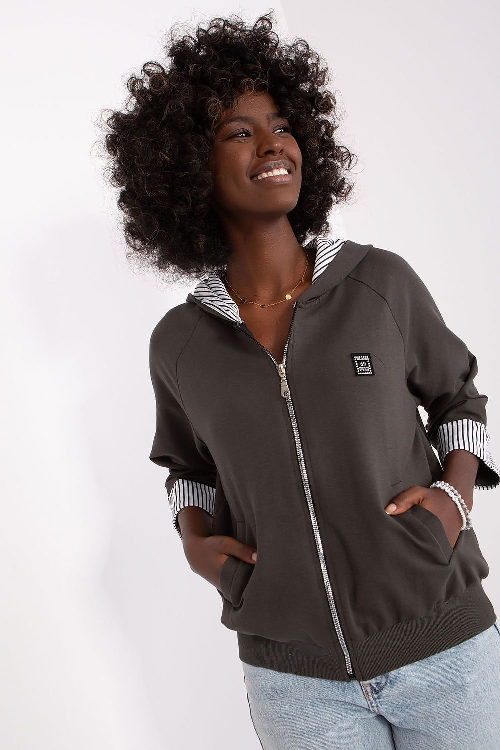 Sweatshirt model 185940 Relevance