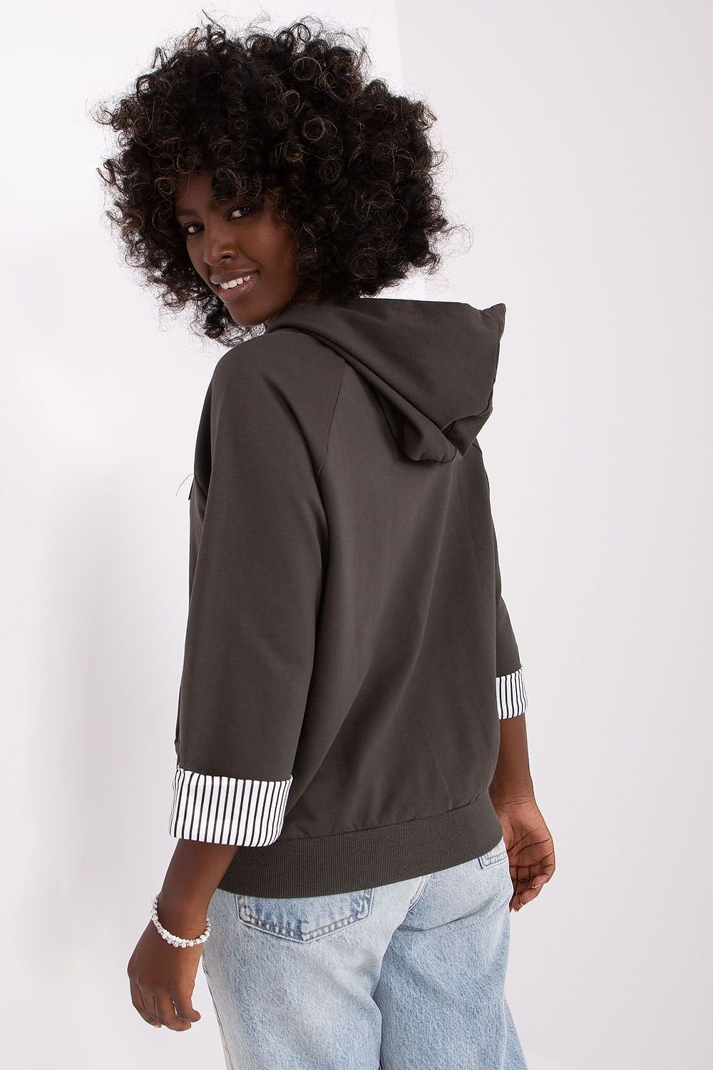 Sweatshirt model 185940 Relevance