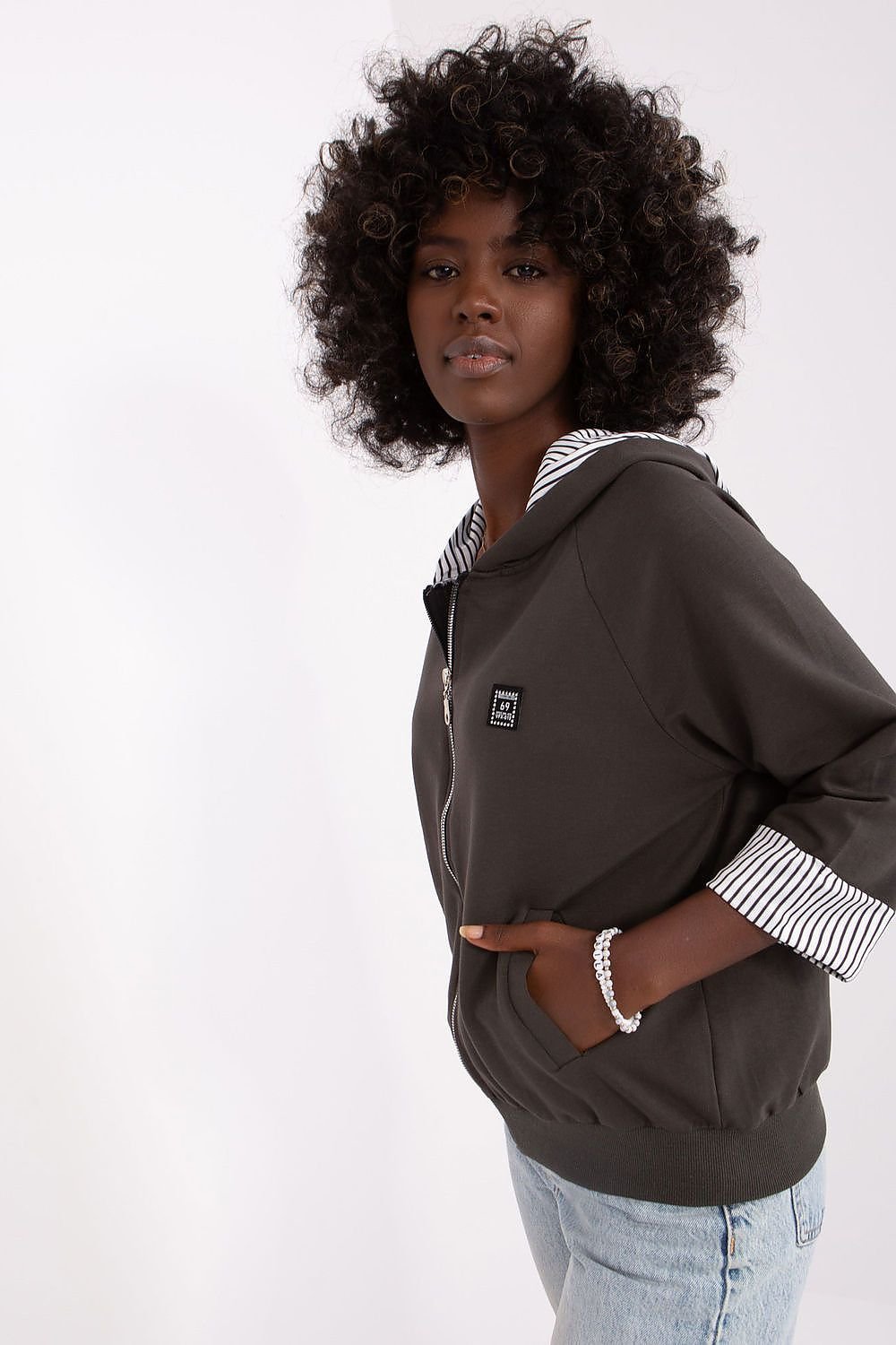 Sweatshirt model 185940 Relevance