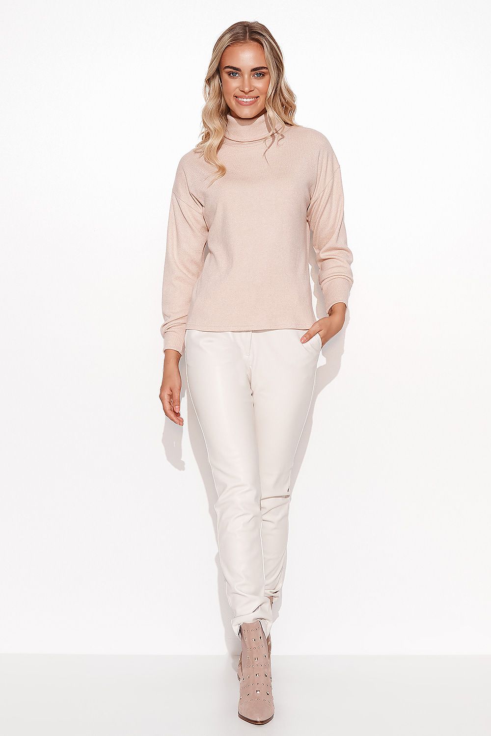 Turtleneck model 170925 Makadamia