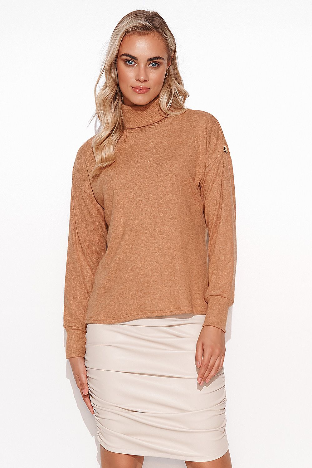 Turtleneck model 170927 Makadamia