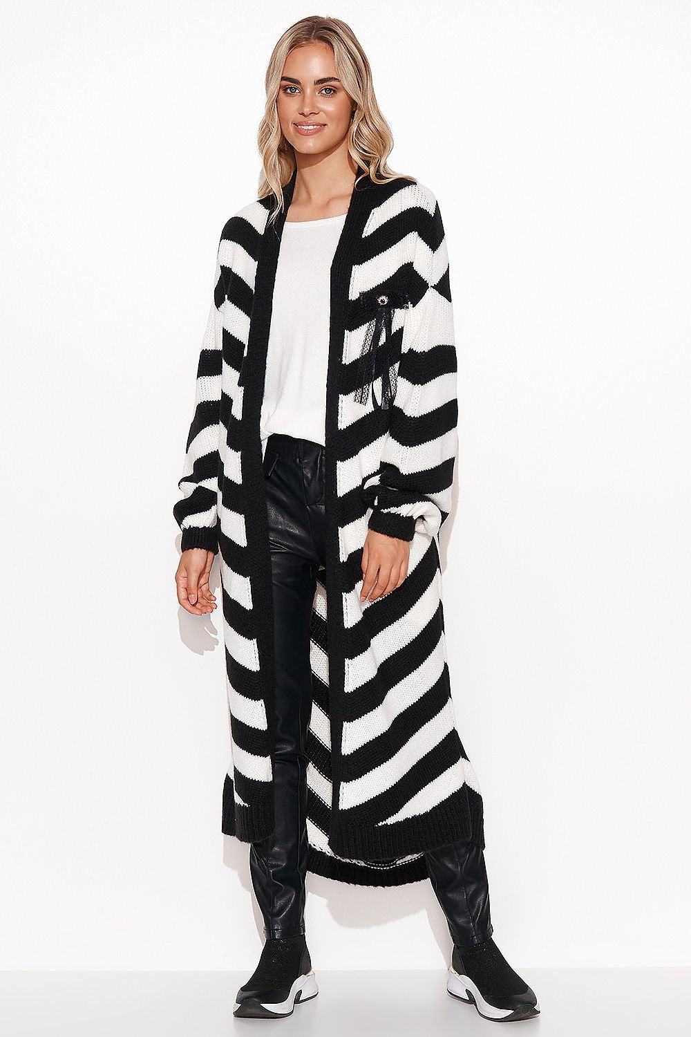 Cardigan model 171886 Makadamia