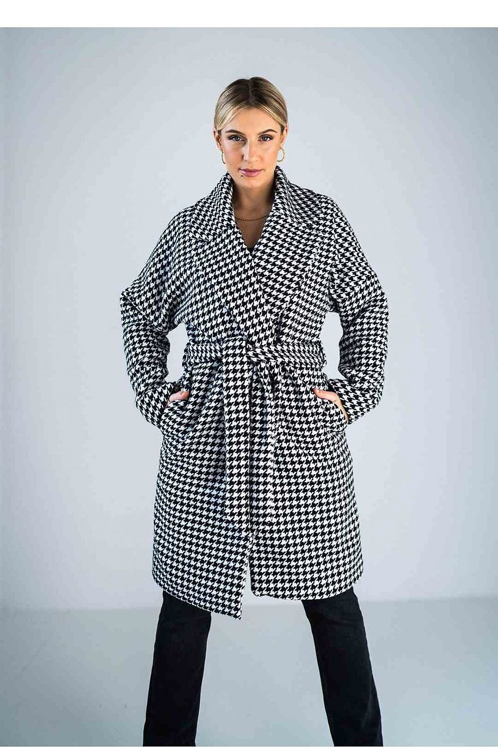 Coat model 174070 Figl