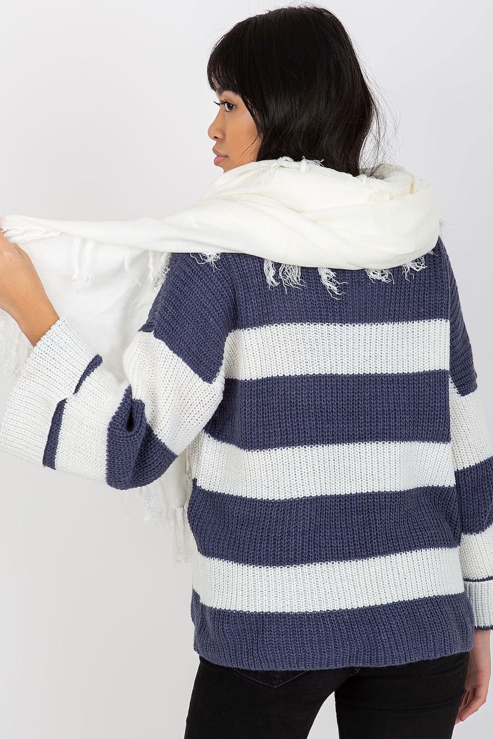 Shawl model 174885 AT