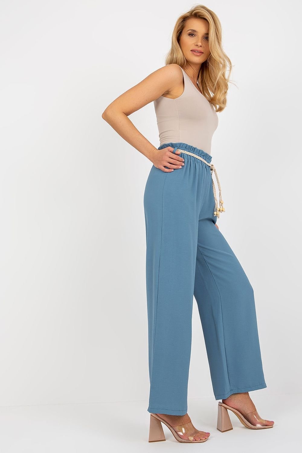 Women trousers model 179157 EM