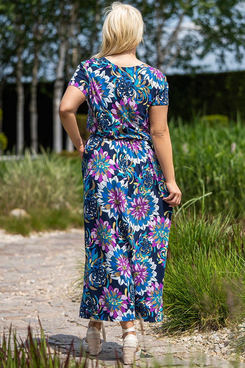 Plus size dress model 182169 Karko