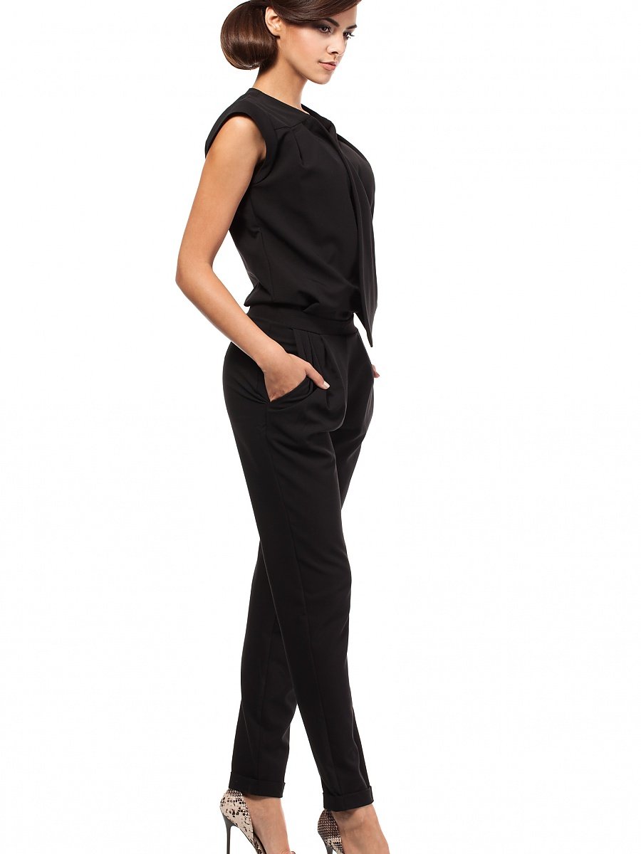 Suit model 44555 Moe