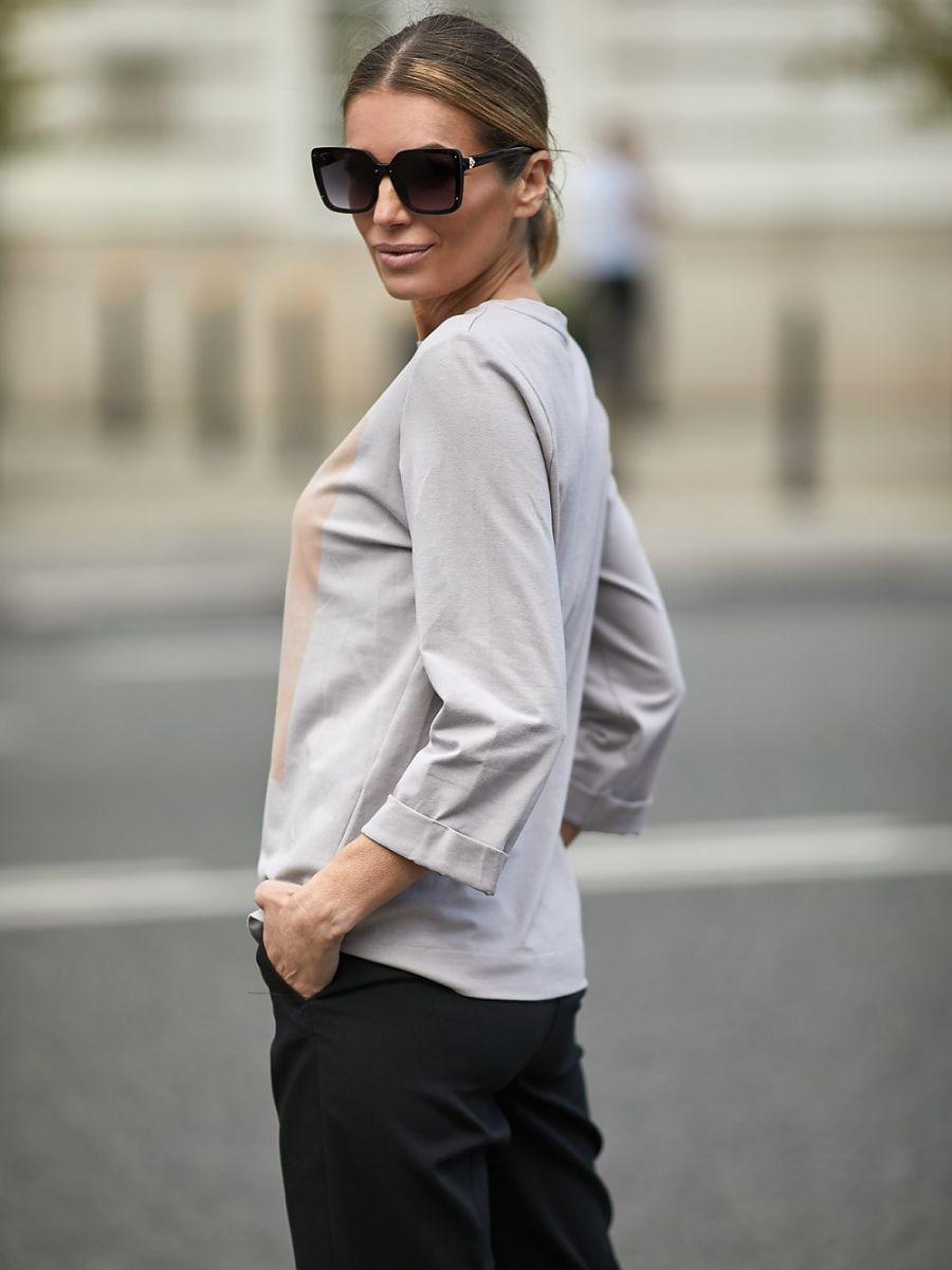 Blouse model 159541 La Aurora